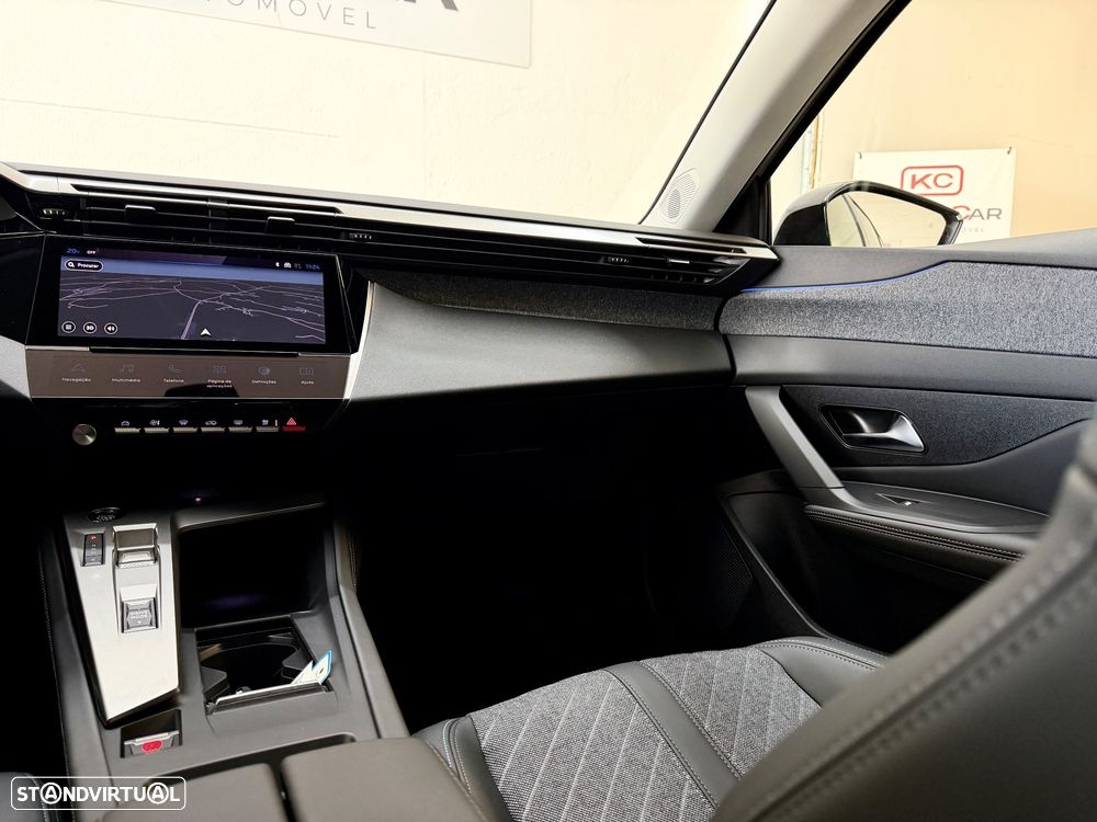 Peugeot 408 - 17
