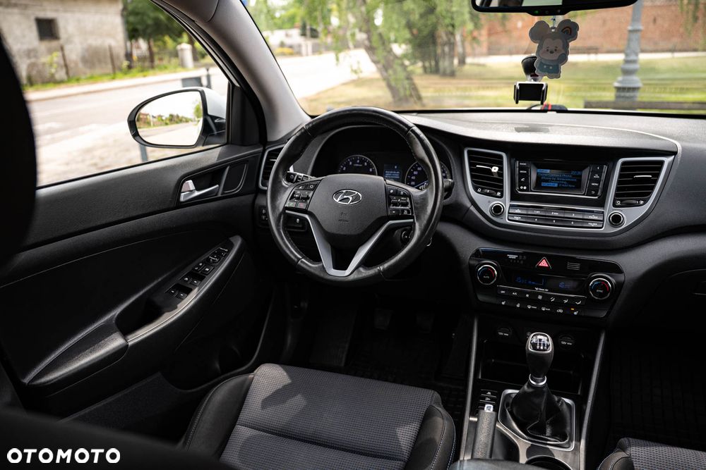 Hyundai Tucson 1.6 GDI BlueDrive Comfort 2WD - 24