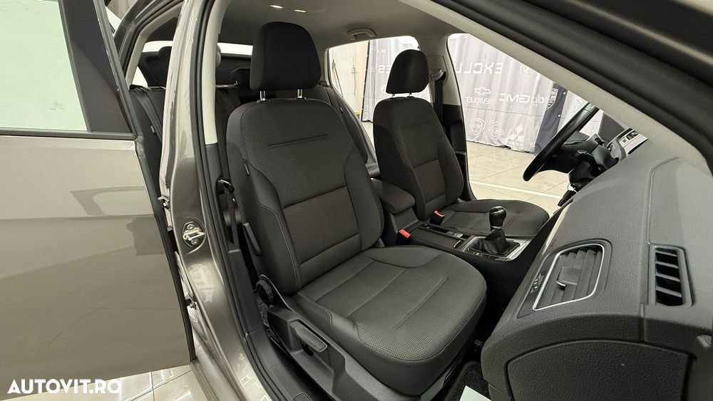 Volkswagen Golf 1.6 TDI BlueMotion Comfortline - 20