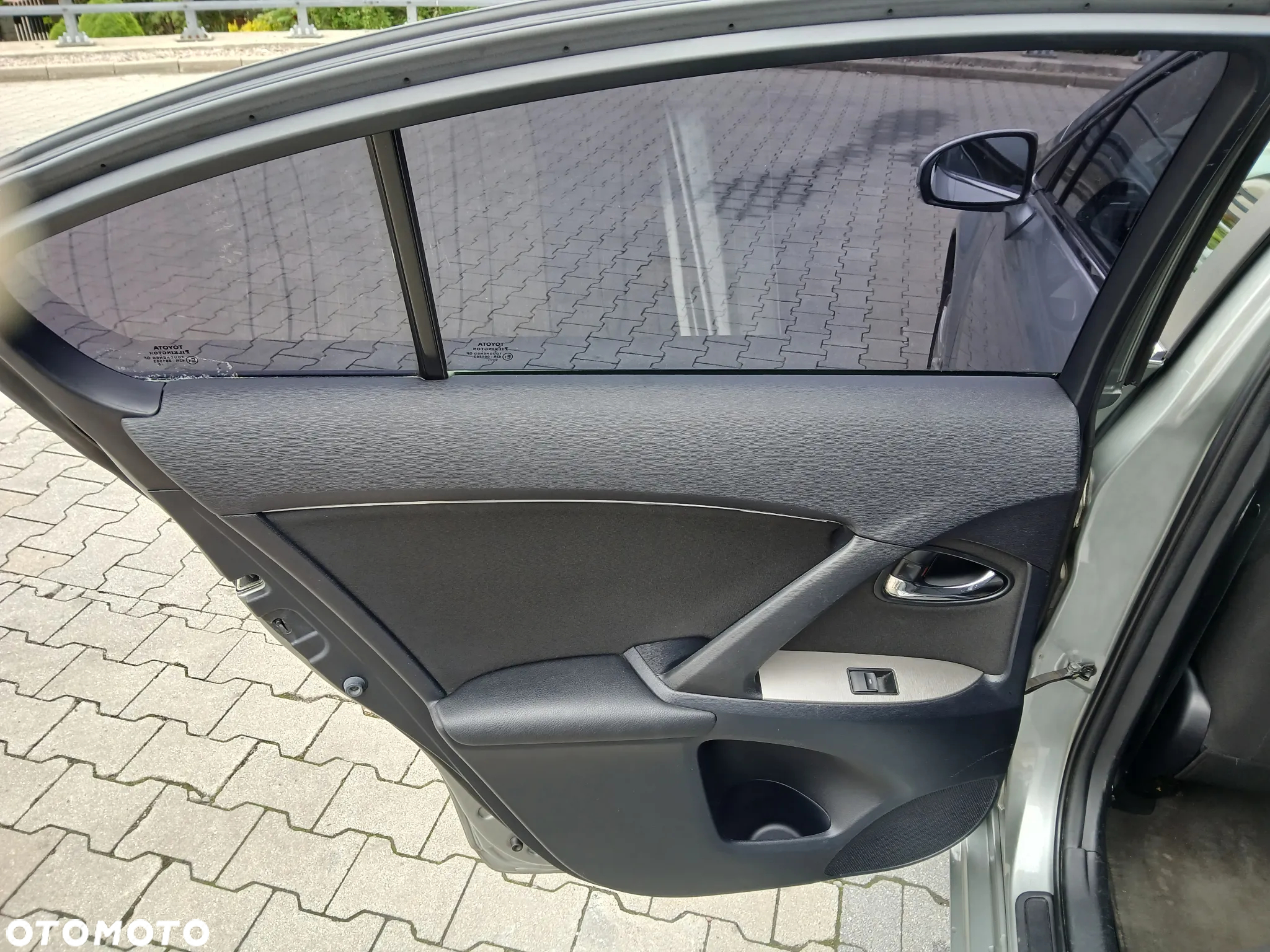 Toyota Avensis 1.8 Premium - 15