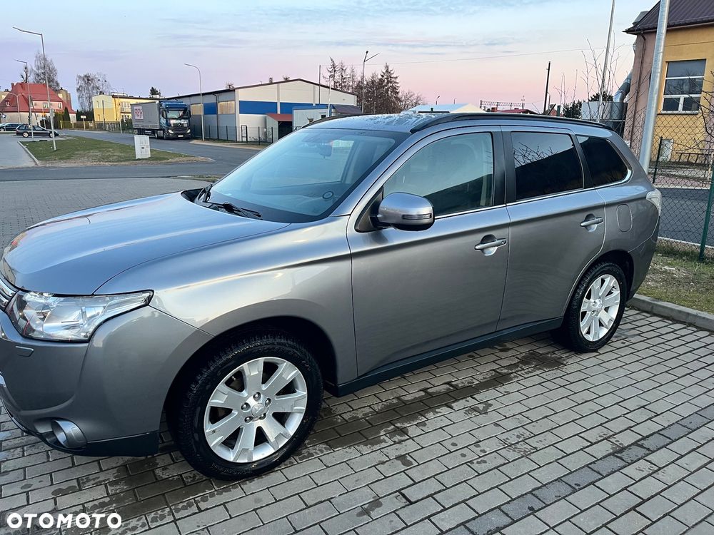 Mitsubishi Outlander 2.2 DI-D 4WD Instyle - 2