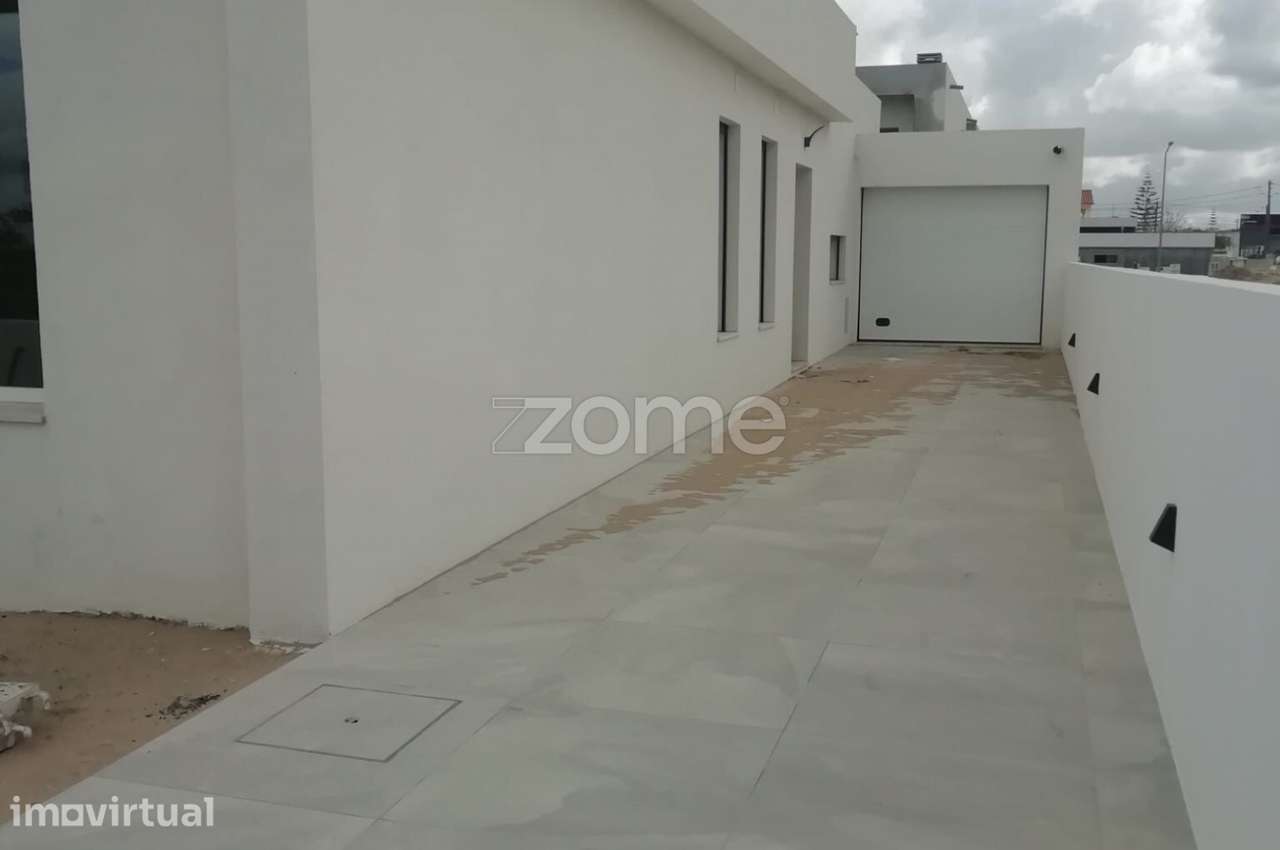 MORADIA ISOLADA TERREA T3 COM PISCINA, EM AZEITÃO - Grande imagem: 2/22