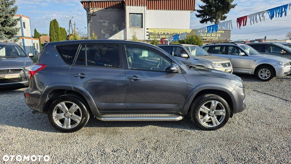Toyota RAV4 - 10