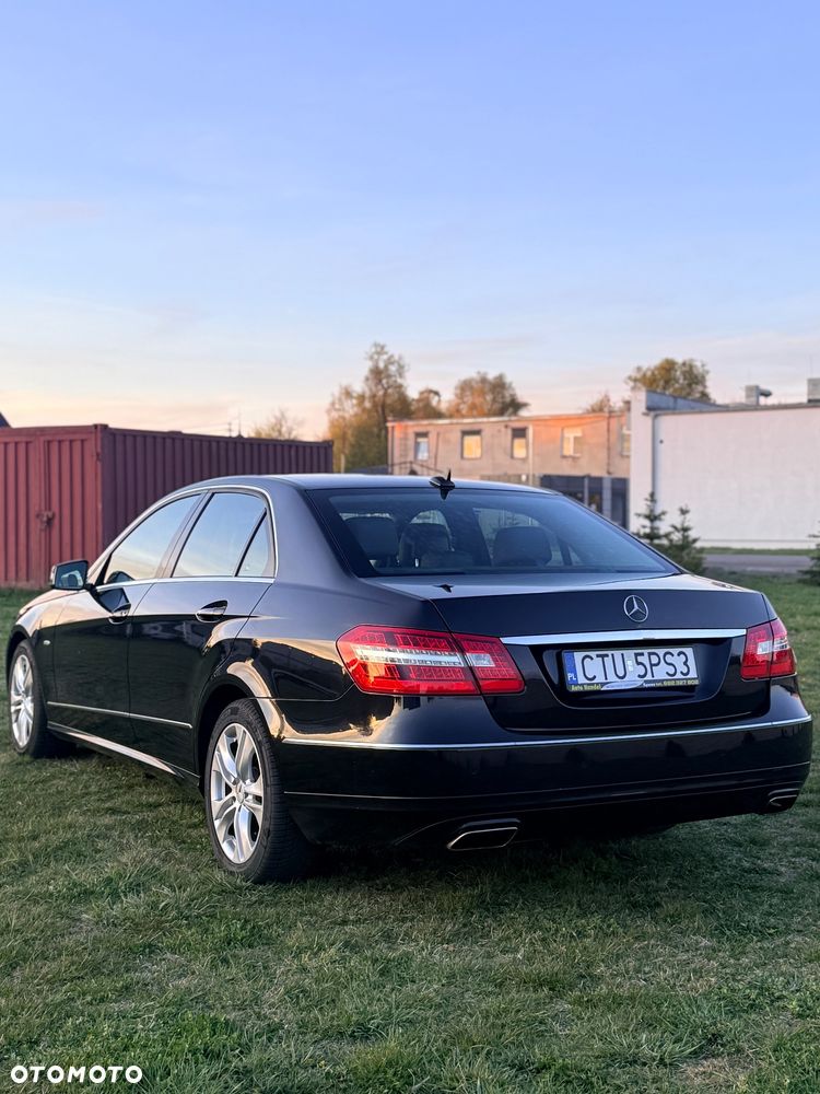 Mercedes-Benz Klasa E 200 CGI BlueEFFICIENCY Avantgarde - 4
