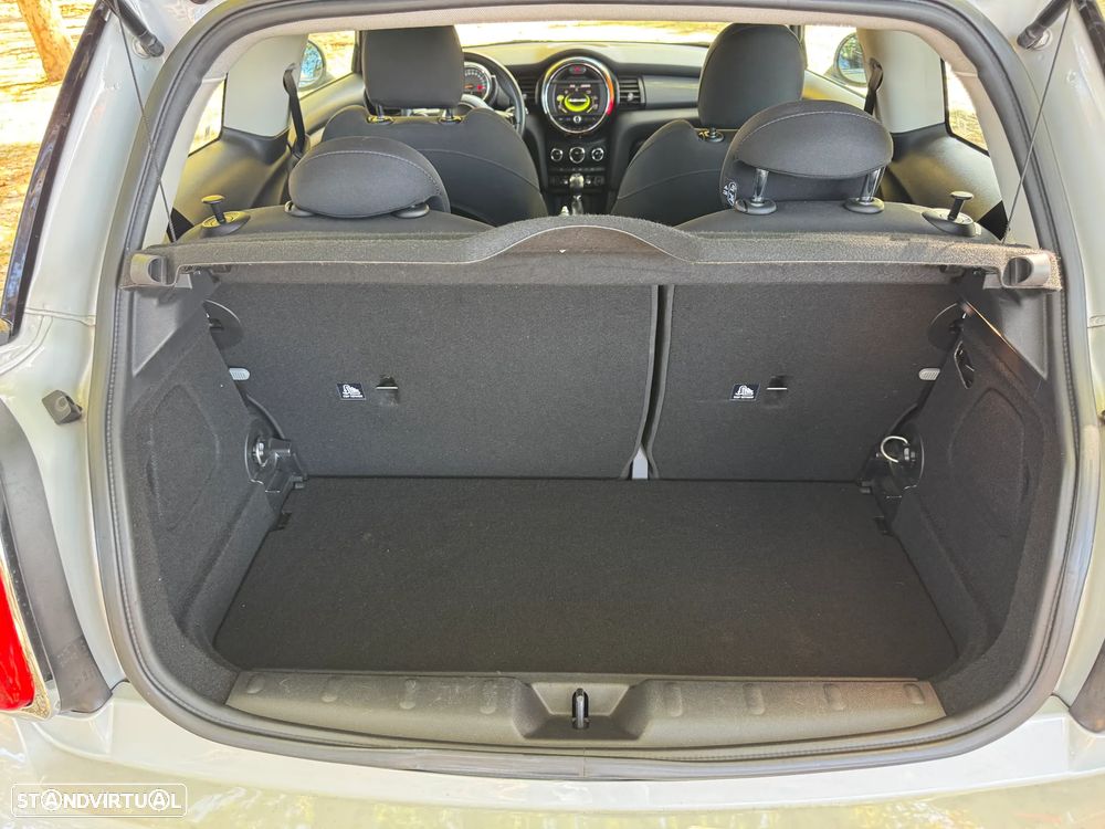MINI 3 Portas Cooper D Auto - 11