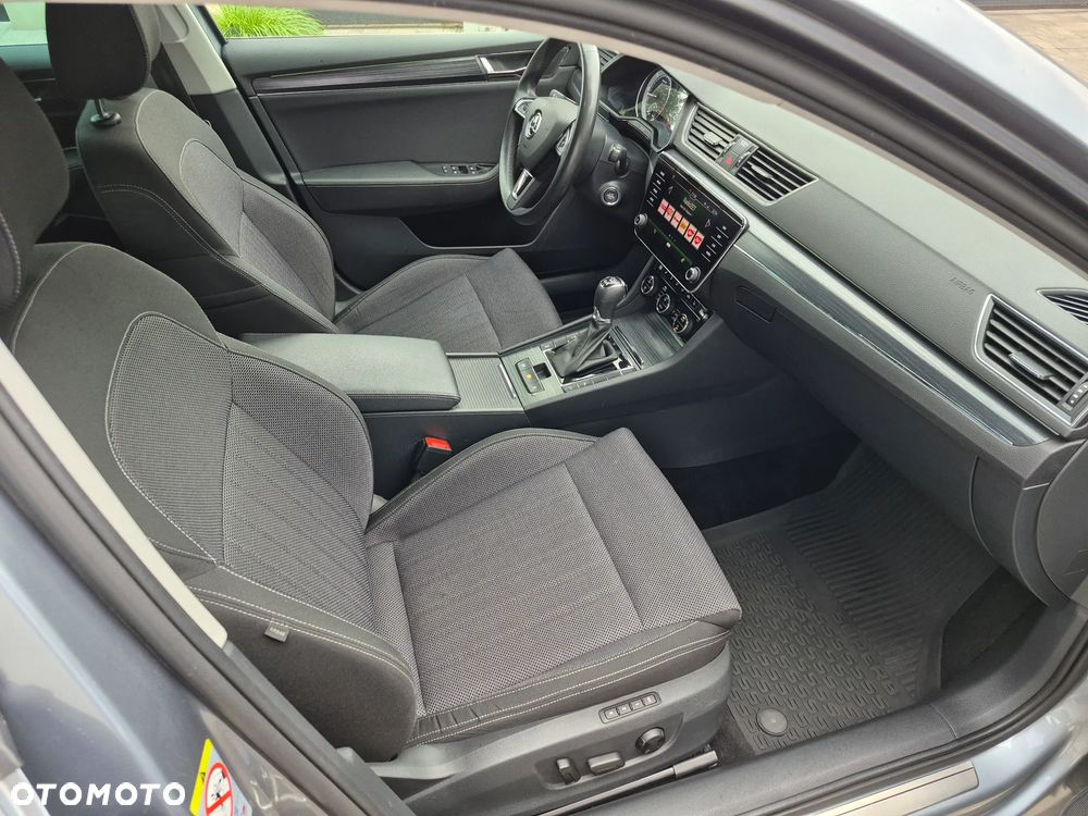 Skoda Superb 2.0 TDI SCR Style DSG - 9