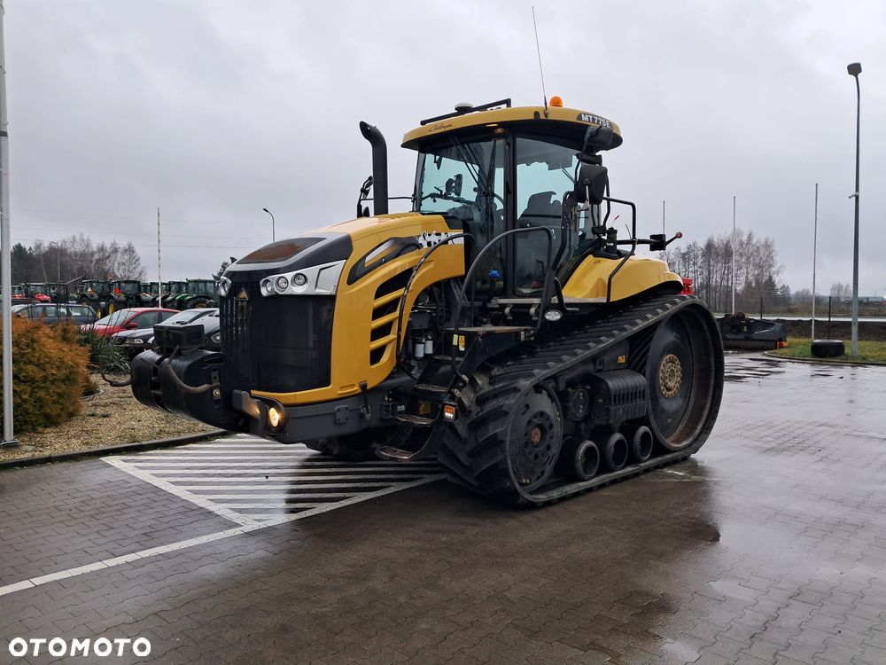 Challenger MT775E - 1