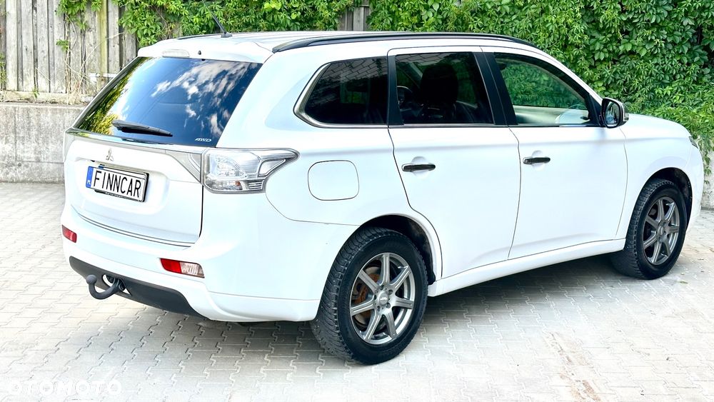 Mitsubishi Outlander 2.0 4WD Plug-In Hybrid - 5
