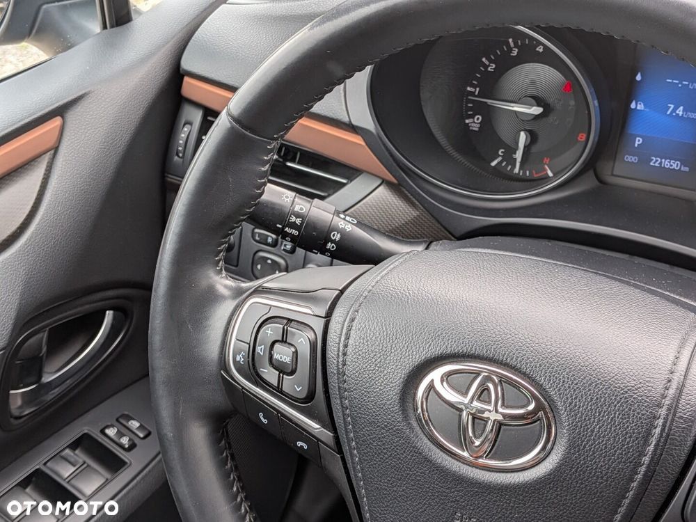 Toyota Avensis 2.0 Premium MS - 27