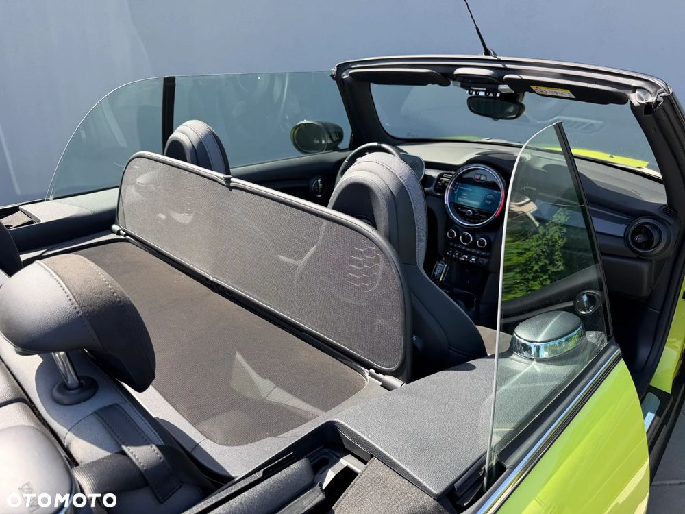 MINI Cooper John Works Trim - 9