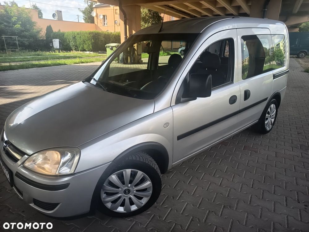 Opel Combo Tour - 2
