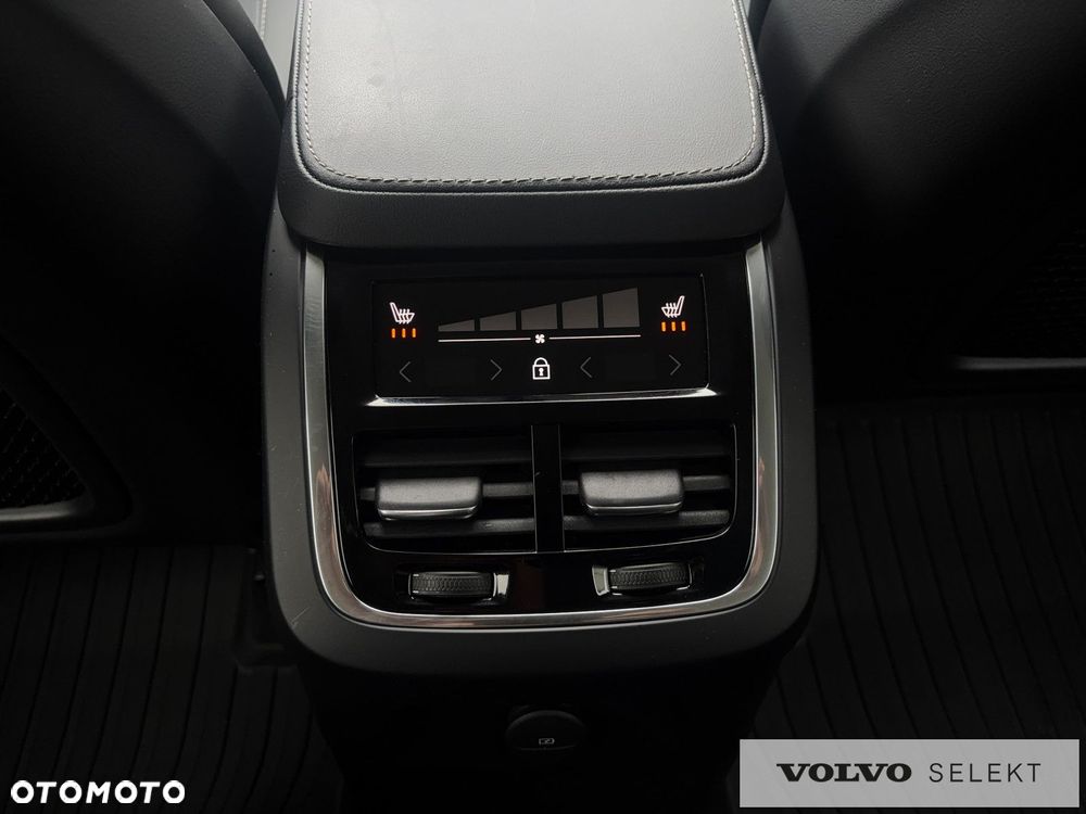 Volvo XC 90 - 21