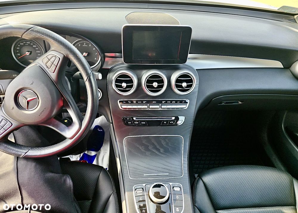 Mercedes-Benz GLC - 12
