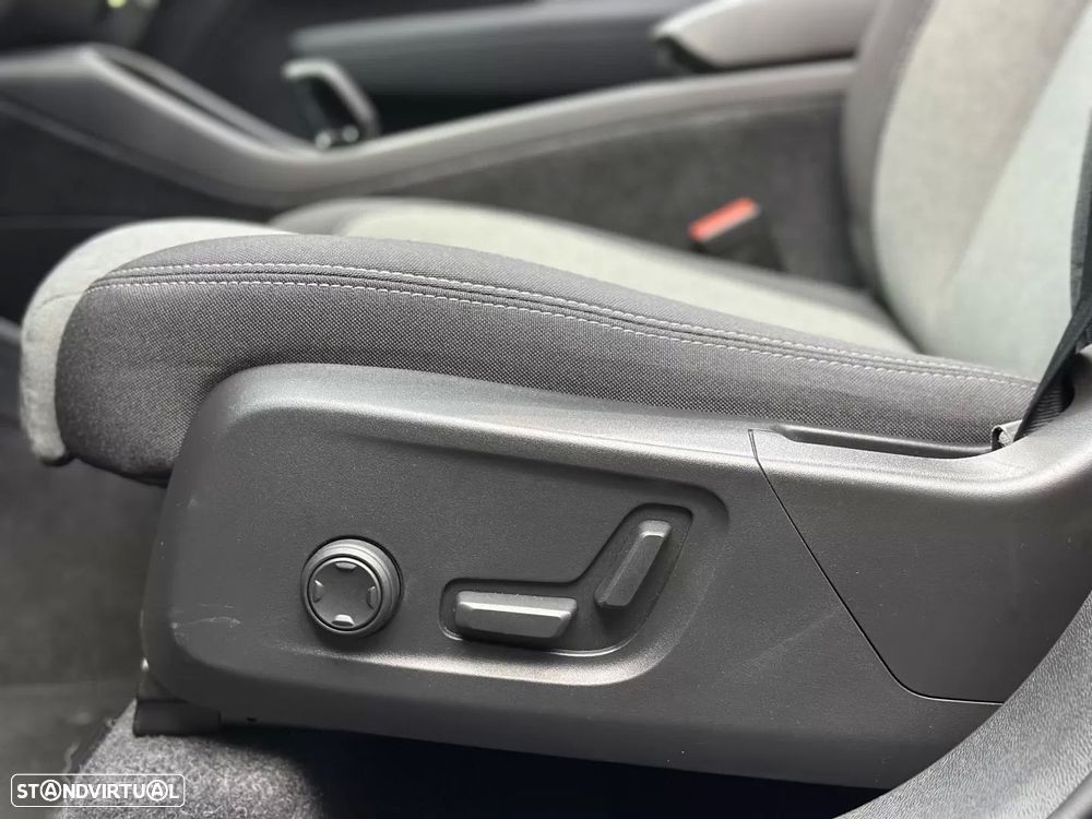 Volvo XC 40 1.5 T4 PHEV R-Design - 54