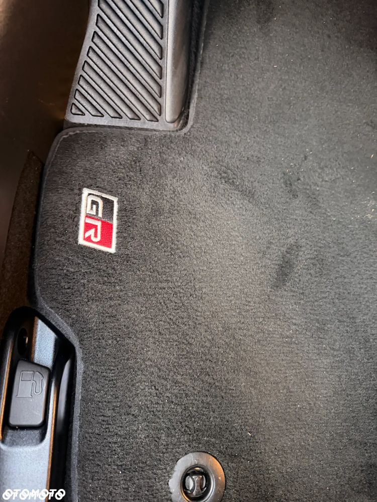 Toyota Yaris Cross 130 1.5 VVT-i GR Sport - 21