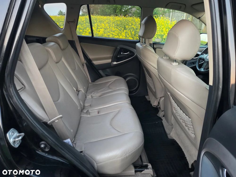 Toyota RAV4 - 14