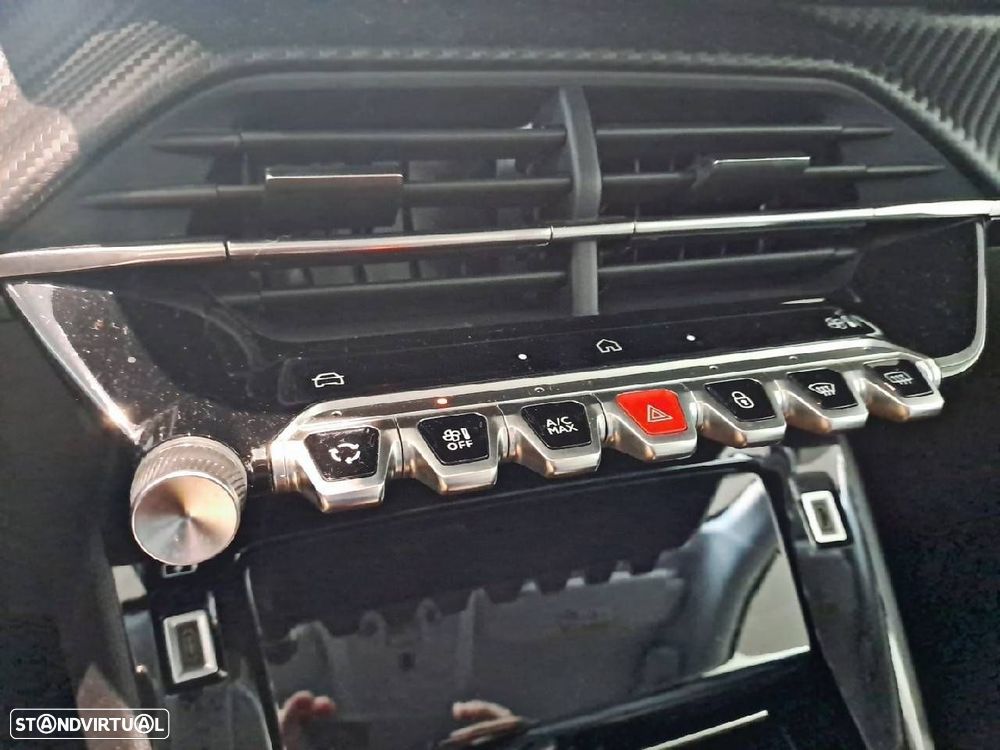 Peugeot 208 1.2 Hybrid Allure e-DCS6 - 21