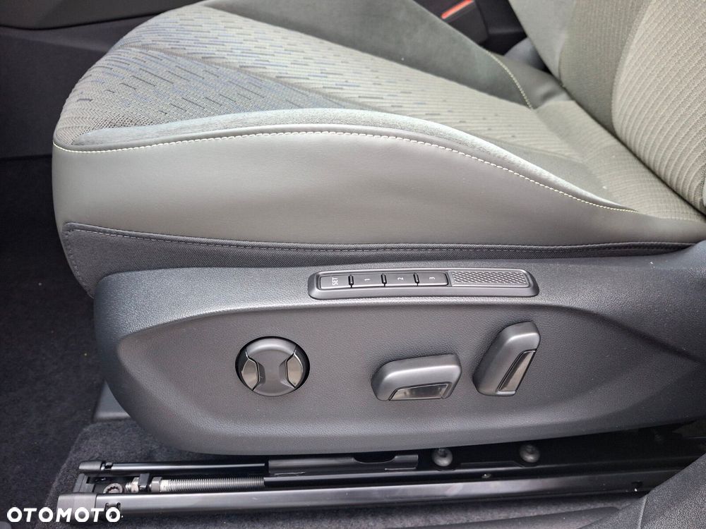 Cupra Terramar 1.5 eTSI mHEV Tribe Edition DSG - 17