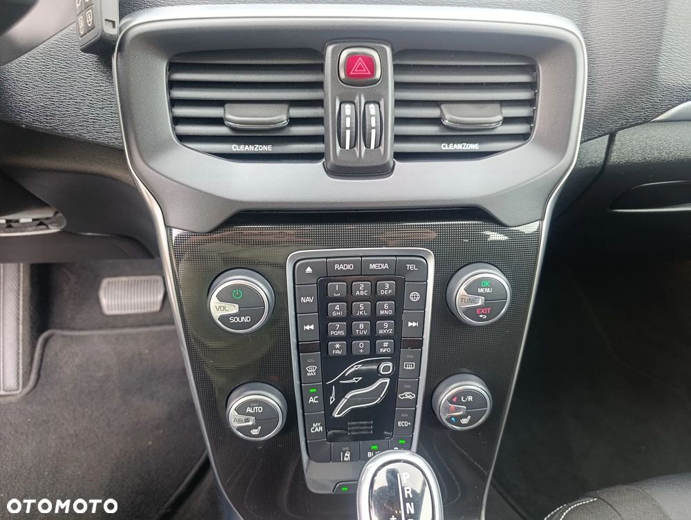 Volvo V40 T3 Geartronic Inscription - 23