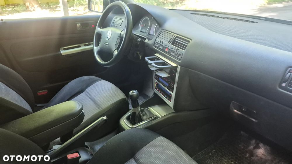 Volkswagen Bora Variant 2.0 - 7