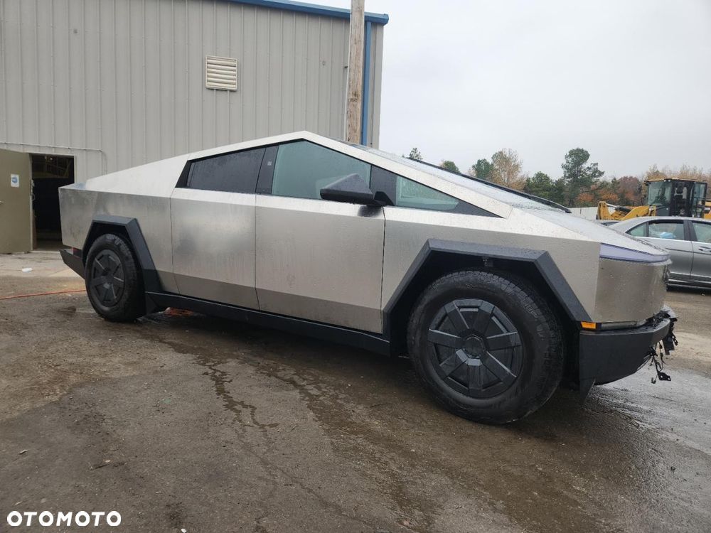Tesla Cybertruck - 3