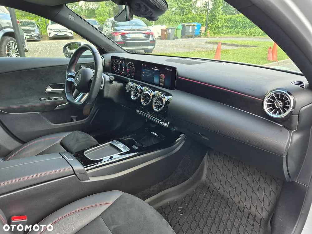 Mercedes-Benz Klasa A 200 AMG Line 7G-DCT - 28