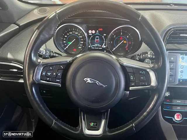 Jaguar F-Pace 20d Aut. R-Sport - 8