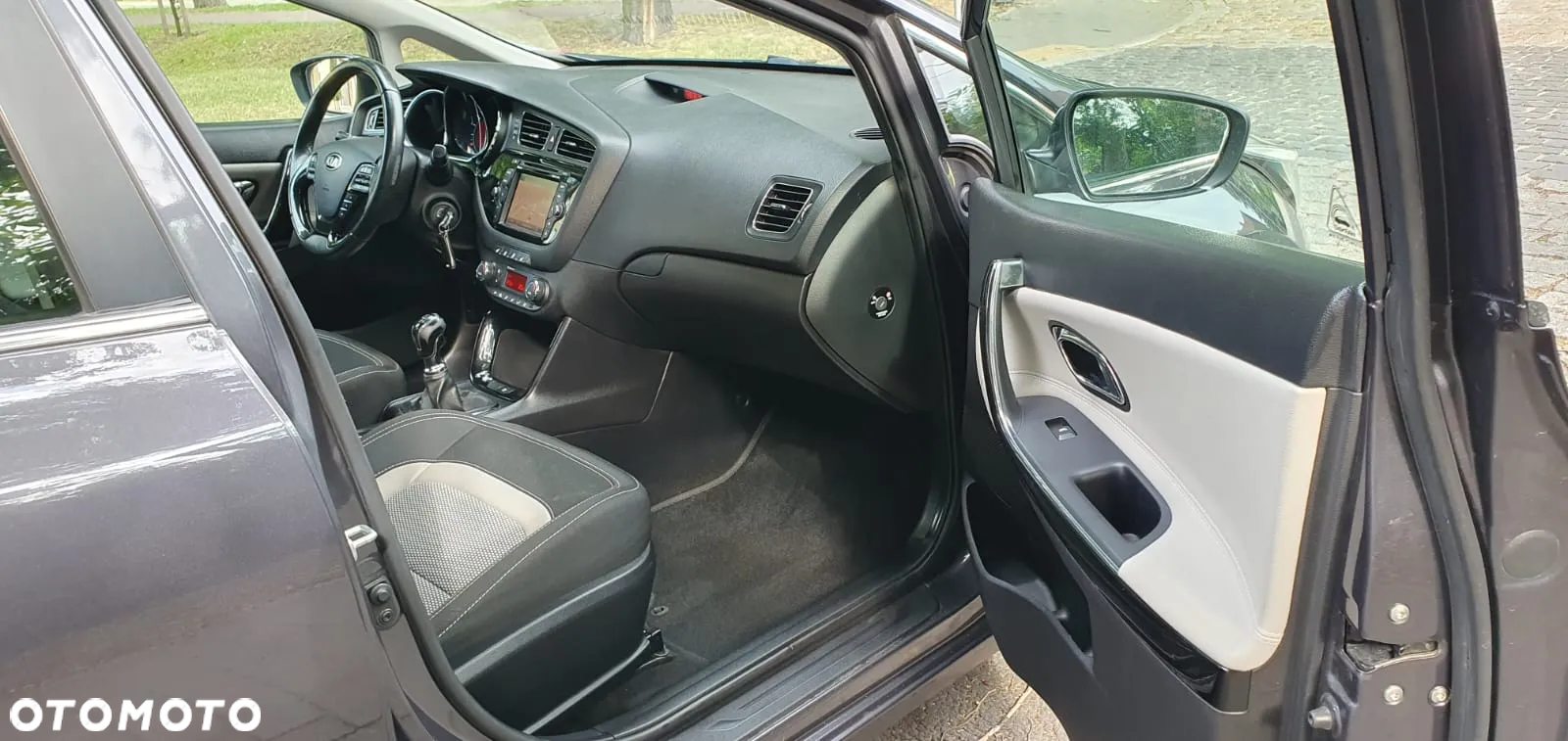 Kia Ceed 1.6 GDI SW ISG Spirit - 12