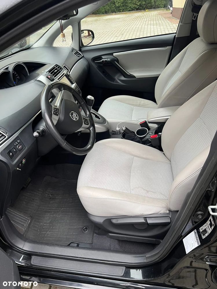 Toyota Verso 1.8 Premium 7os MS - 9