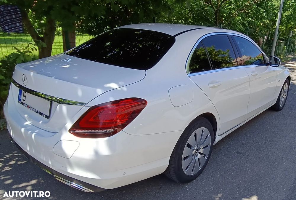 Mercedes-Benz C 300 e 4MATIC PHEV - 14