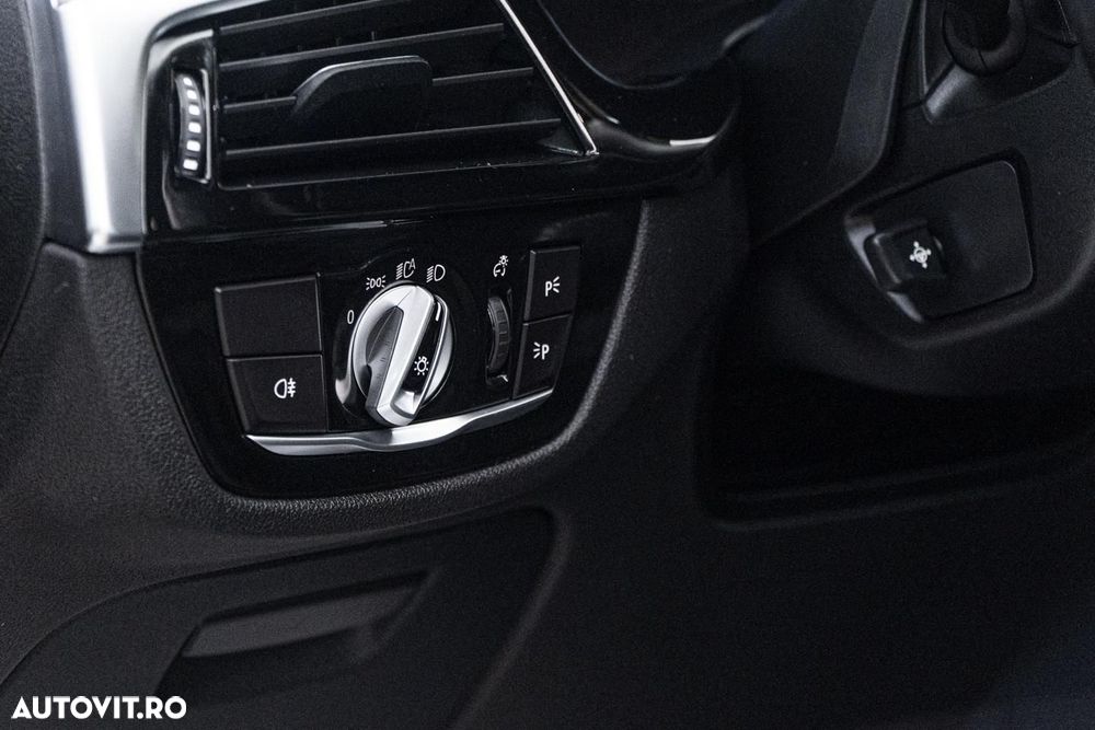 BMW Seria 5 530e Aut. Luxury Line - 30