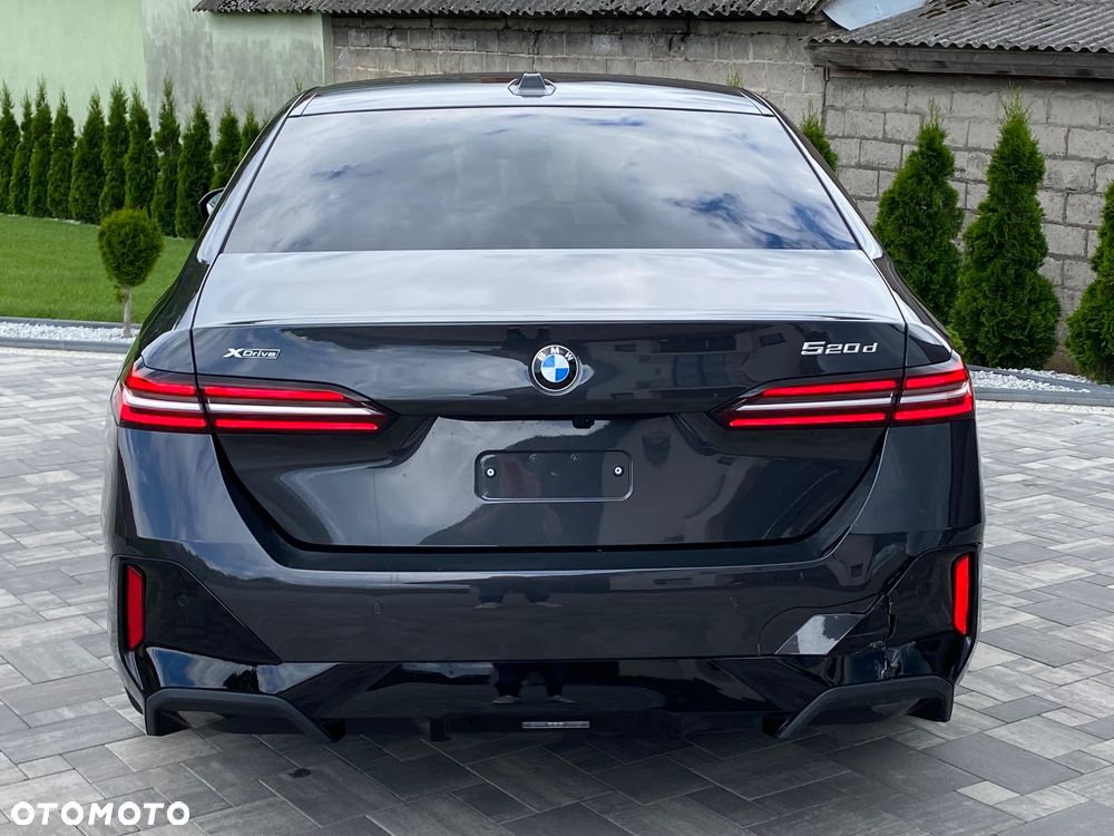 BMW Seria 5 520d xDrive - 15