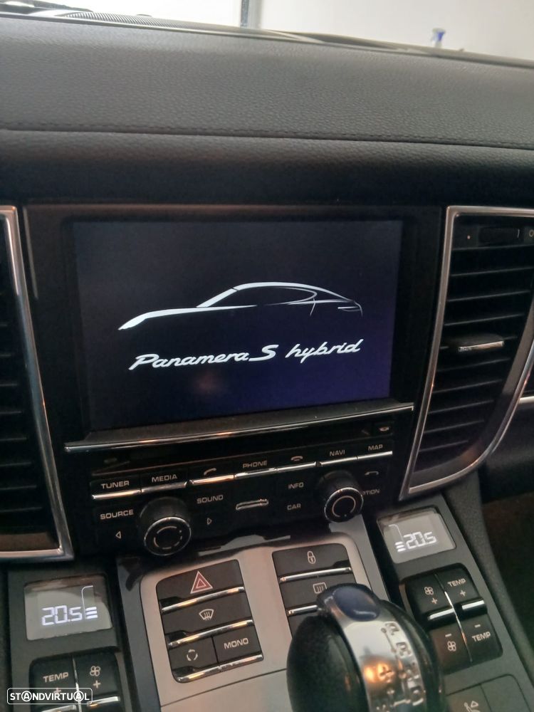 Porsche Panamera S Hybrid J19 - 16