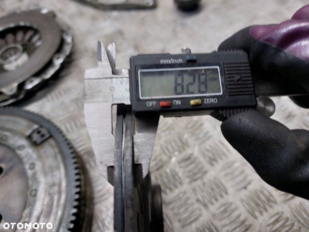 KOŁO DWUMASOWE + TARCZA + DOCISK + ŁOŻYSKO OPOROWE BMW F10 520d 2.0 D - 9