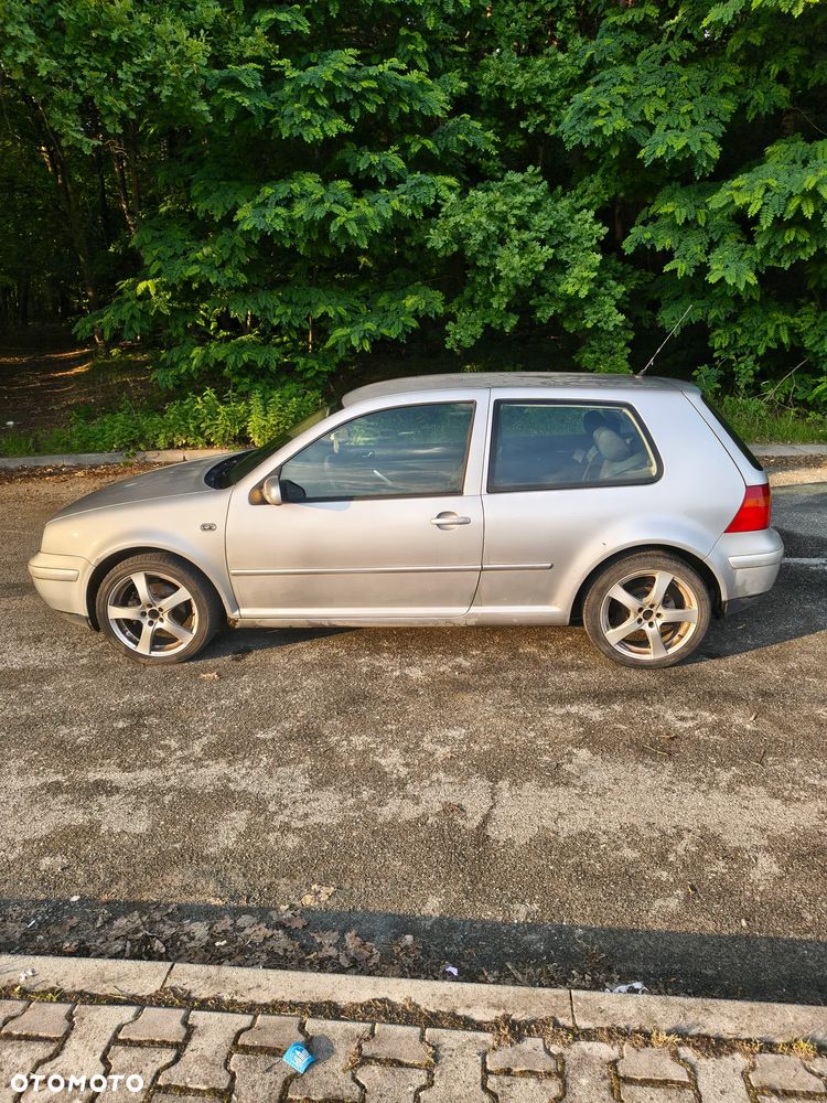 Volkswagen Golf - 4
