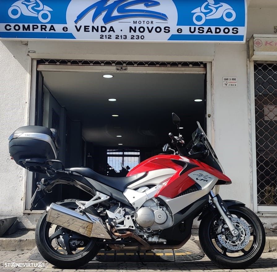 Honda VFR 800X Crossruner - 1