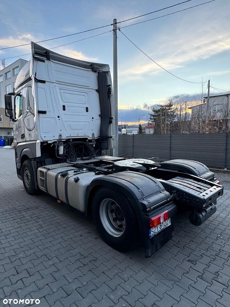 Mercedes-Benz 1845 - 4