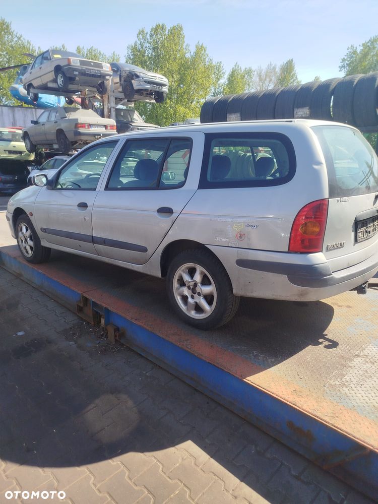 Renault Megane 1 na części. - 6