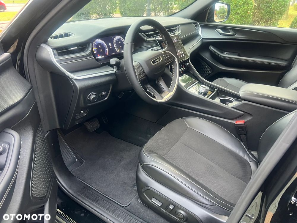 Jeep Grand Cherokee - 20