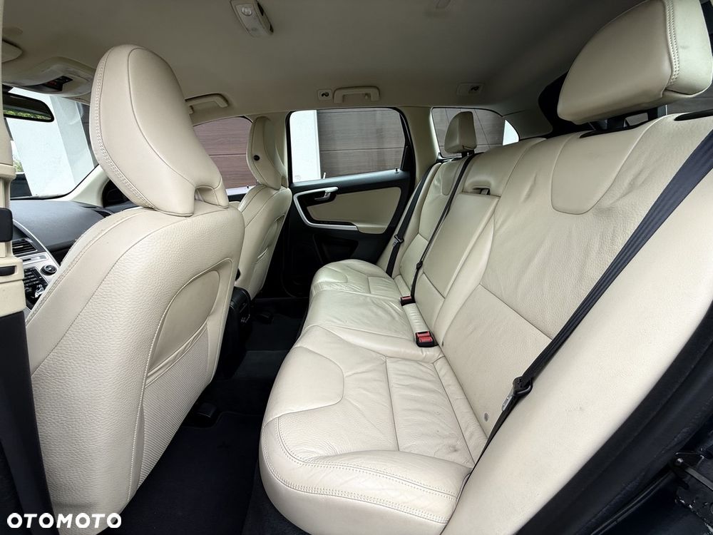 Volvo XC 60 DRIVe Momentum - 18