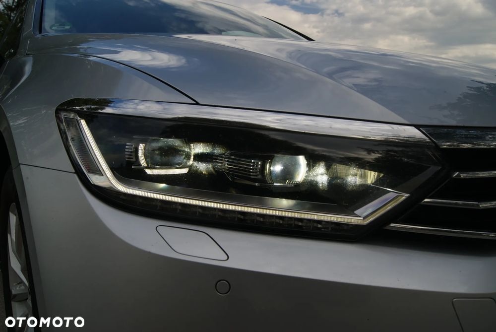 Volkswagen Passat 2.0 TDI SCR DSG Highline - 13