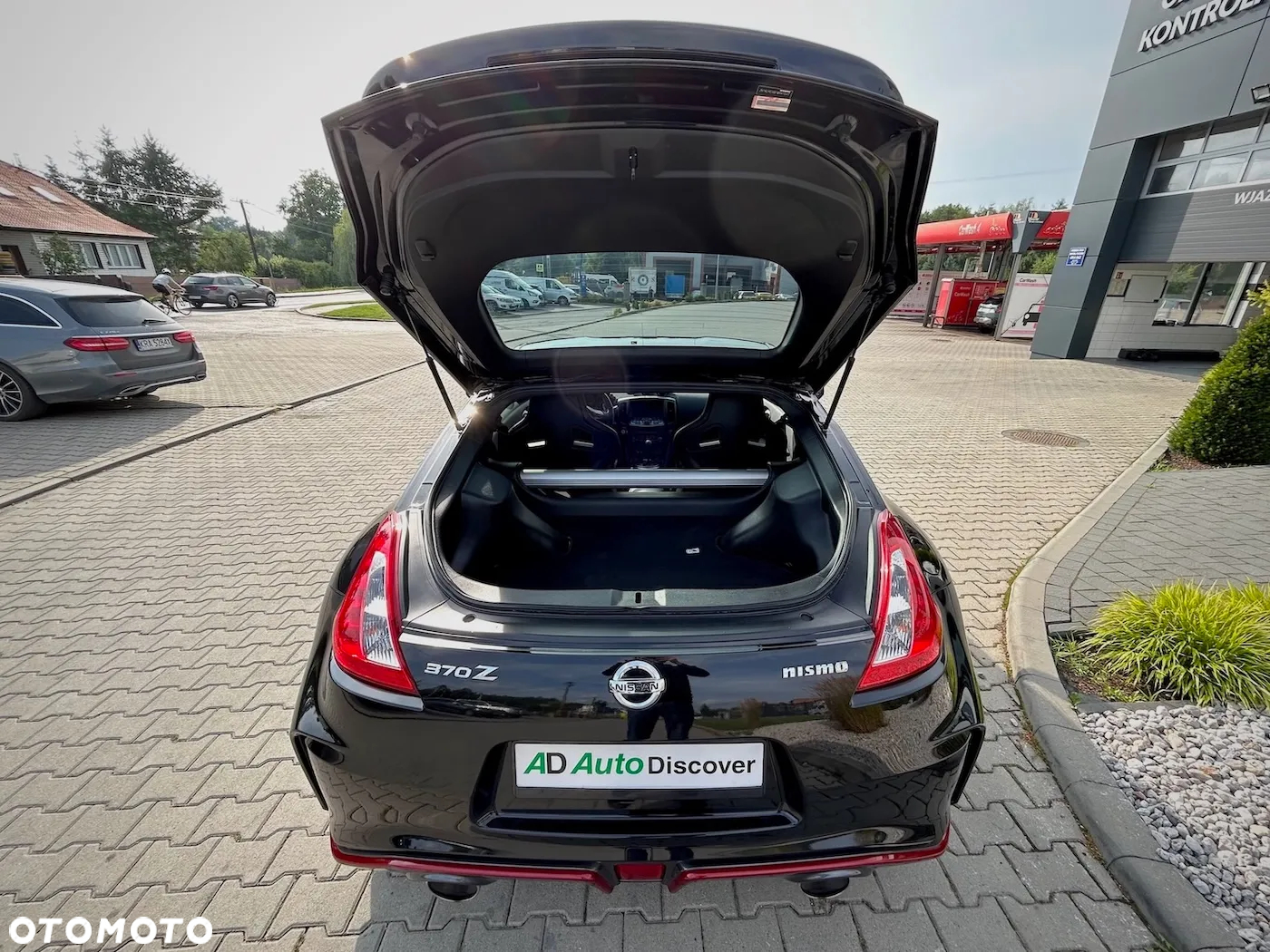 Nissan 370 Z - 16