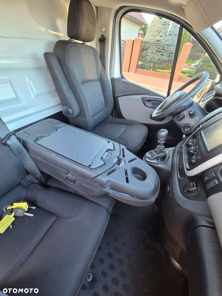 Renault Trafic Long L2 120koni 2017r Navi Klima Super stan - 28