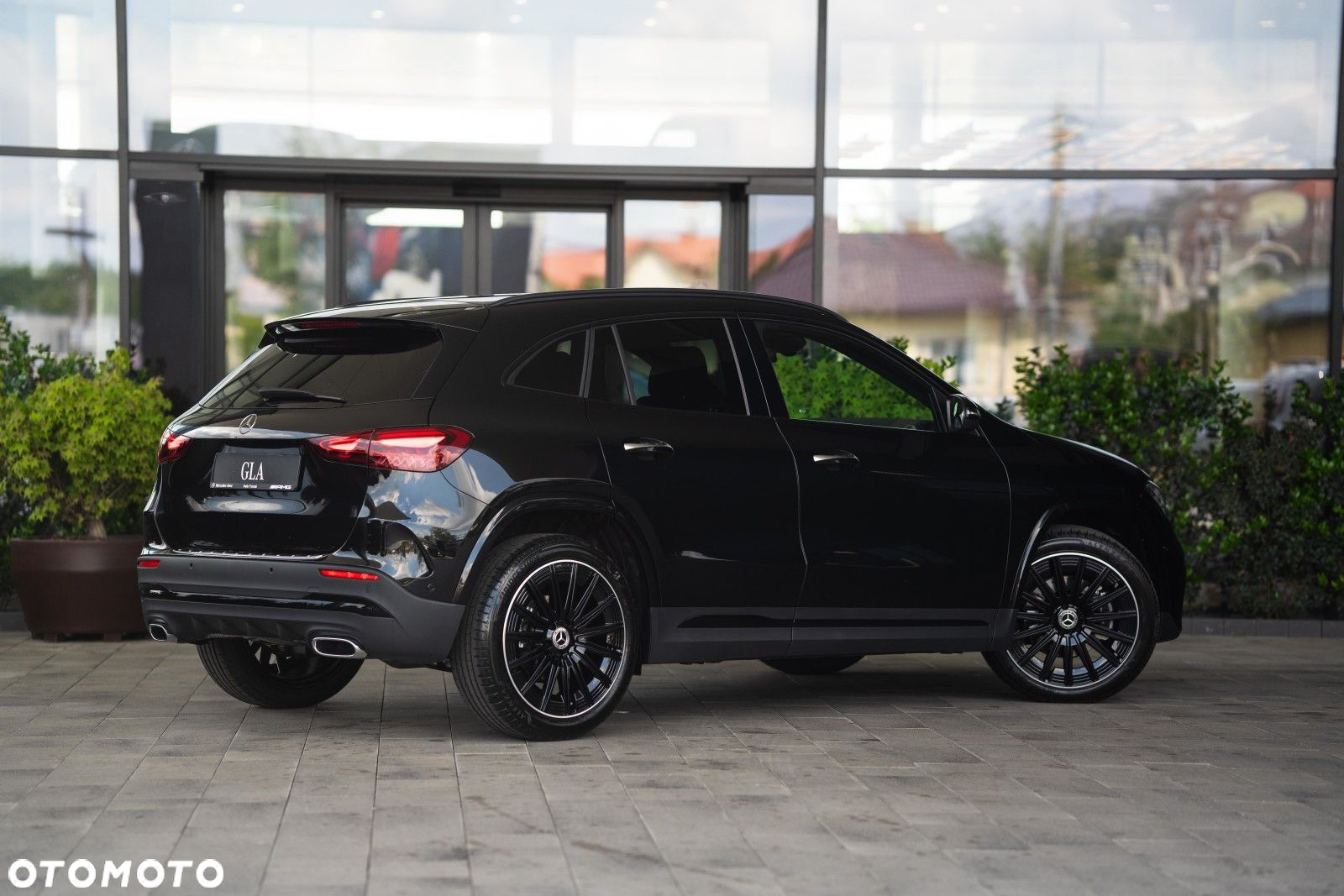 Mercedes-Benz GLA - 4