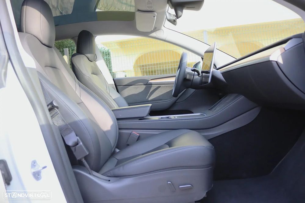 Tesla Model Y Long Range Dual Motor AWD - 21