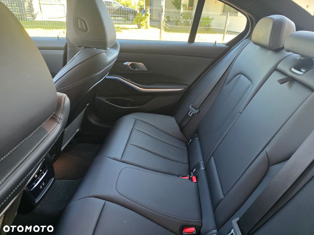 BMW Seria 3 - 24