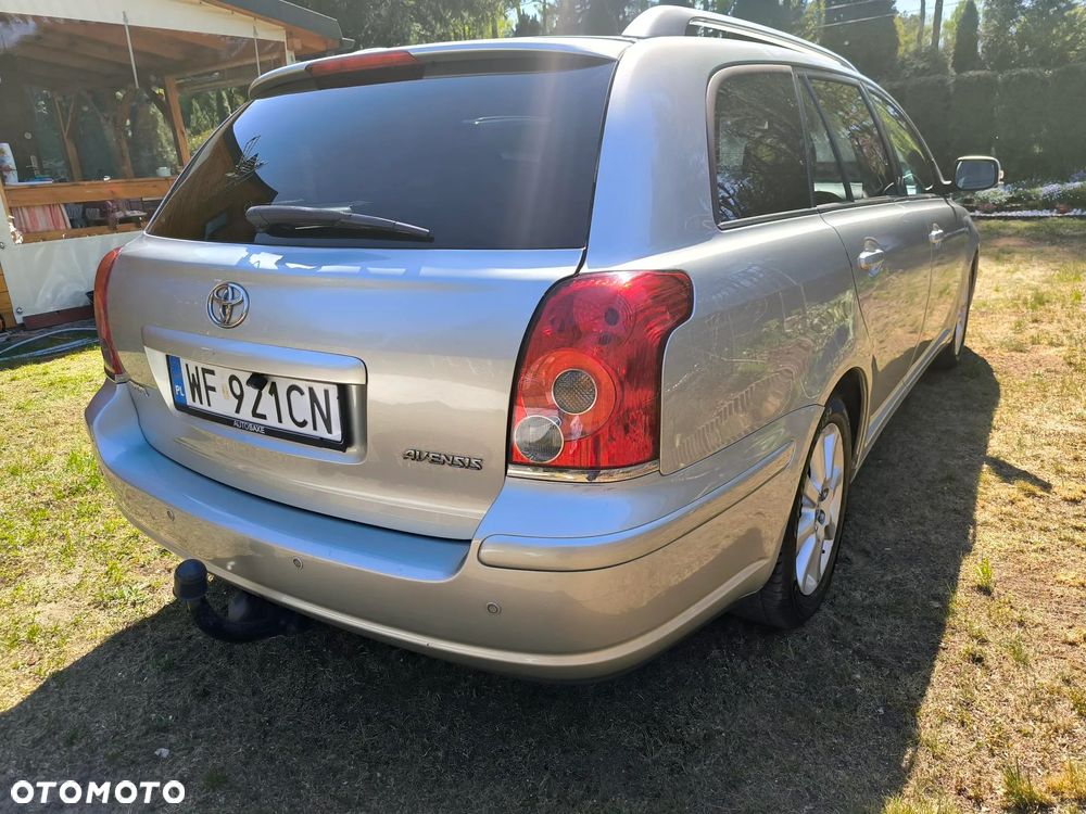 Toyota Avensis 1.8 VVT-i Automatik Sol - 4