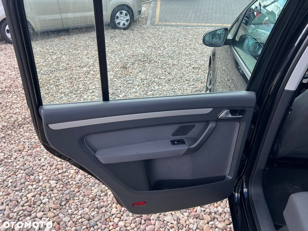 Volkswagen Touran 1.6 TDI DPF BlueMot Comfortline - 19