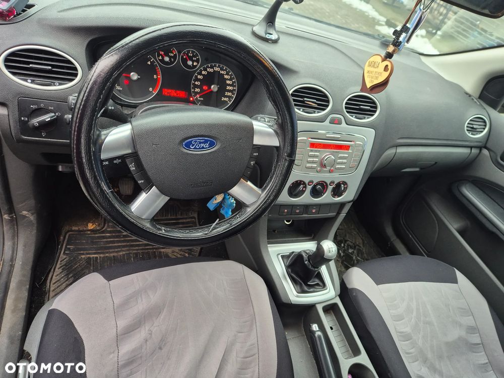 Ford Focus 1.6 TDCi Ambiente DPF - 6
