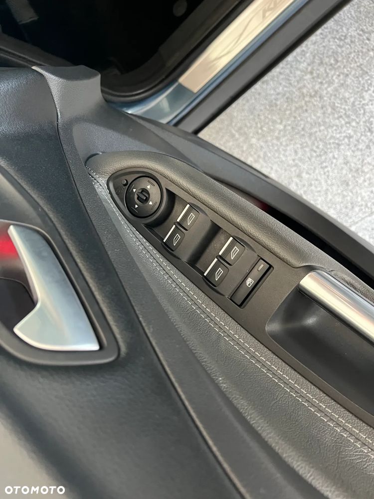 Ford Kuga 2.0 TDCi FWD Titanium - 19